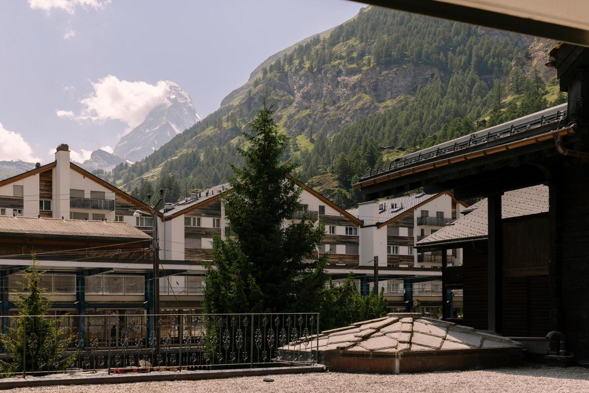 Schloss Zermatt - Cbd & Adaptogenic Spa And Sport Hotel Exterior foto