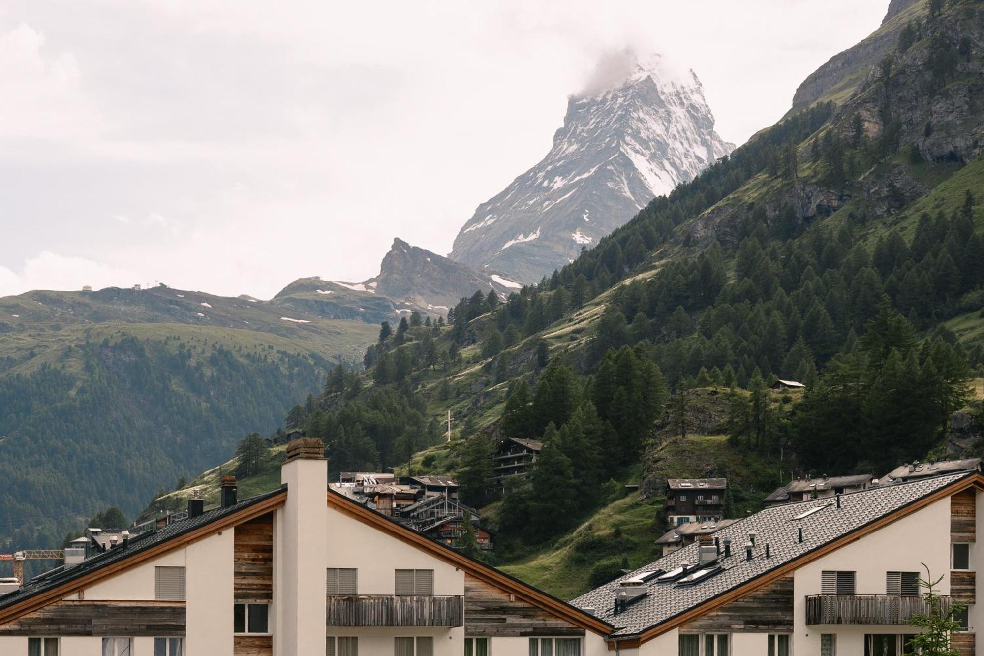 Schloss Zermatt - Cbd & Adaptogenic Spa And Sport Hotel Exterior foto